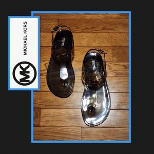 🦋 Michael Kors Signature Plate & Jelly Sandals